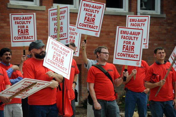 082510_EMU_AAUP_PROTEST_4-5.jpg