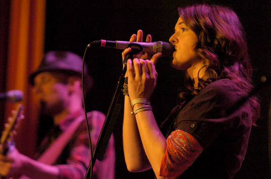 092809_ENT_BrandiCarlile_AJC_02.JPG