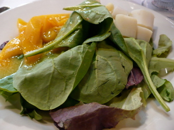 Shikes Haines - salad with mango and hearts of palm