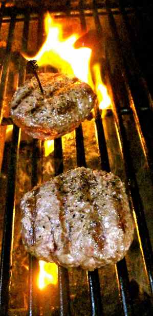 hamburgersgrilling.jpg