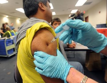 102709_FLU_CLINIC2.jpg