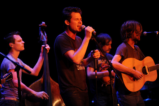 Old-Crow-Medicine-Show-Live.jpg