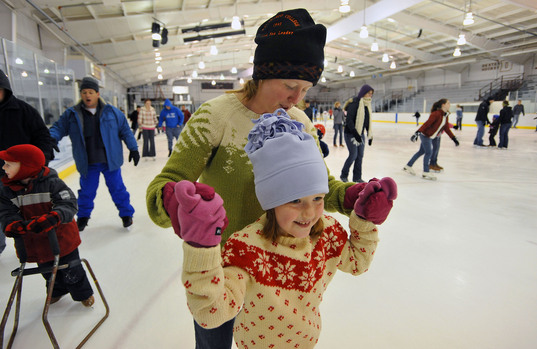122709-mjb-ice-skating-4.jpg