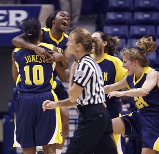 DAYEESHA-HOLLINS.jpg