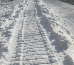 Snowmobile_tracks.jpg
