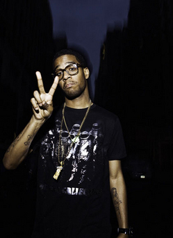 Kid-Cudi-Peace-Sign.jpg