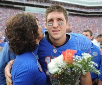 tebow-mom.jpg