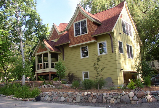 030410_curioushouse1.jpg