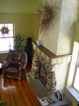 030410_curioushouse3.jpg
