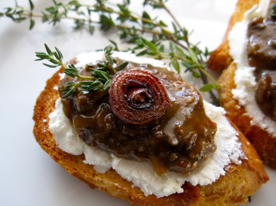 lampmanwildmushroomcrostini.JPG