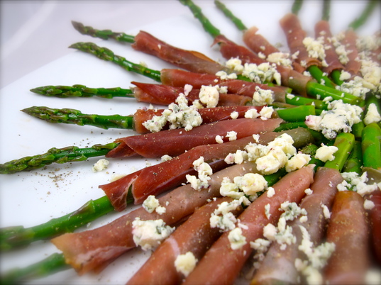 lampmanproscuittowrappedasparagus.JPG