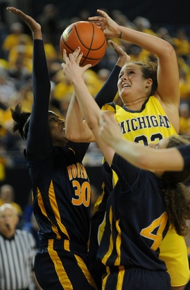 Wolverines-basketball-032110.jpg