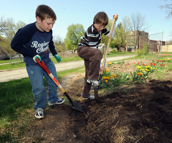 042110_EARTH_DAY_2-4_LON.JPG.jpeg