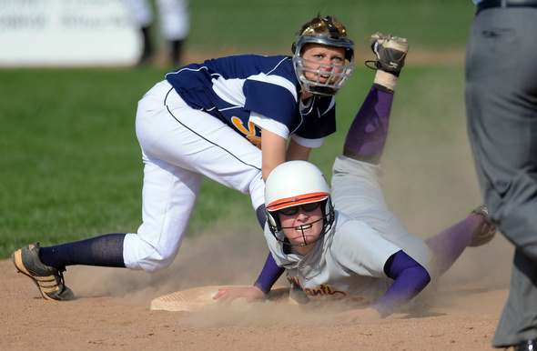 saline-ypsi-softball-0422.jpg
