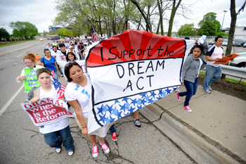 050110-AJC-commencement-protesters05.jpg