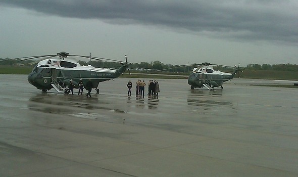 Media-awaiting-Obama-Detroit-Metro.jpg