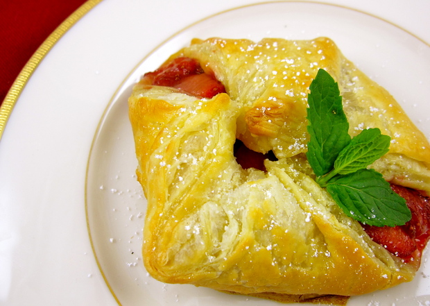 strawberriesinpuffpastry.JPG