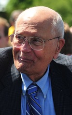 John_Dingell_headshot_May_2010.jpg