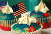 Fourth-Of-July-Cupcake-Ginnerobot.jpg