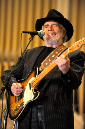 071710-AJC-merle-haggard-07.jpeg