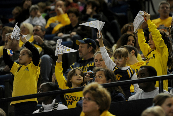 CRISLER-ARENA-FANS.jpg