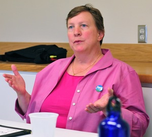 Sandi_Smith_debate_1.jpg