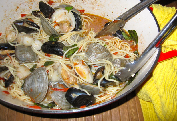 lampman-linguini-shellfish-marinara.JPG