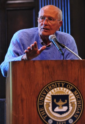 John_Dingell_college_dems_September_2010.jpg