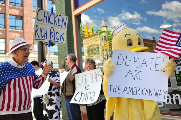 Rick_Snyder_debate_protest_1.jpg