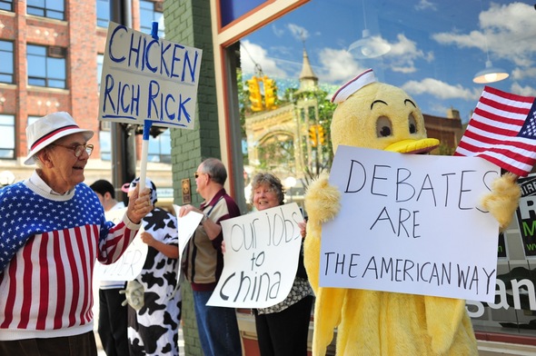 Rick_Snyder_debate_protest_1.jpg