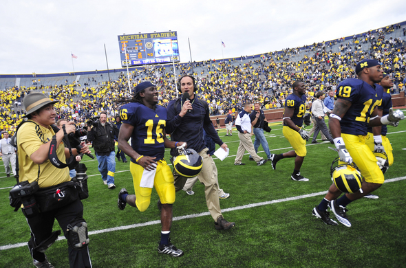 denard-robinson-090610.jpg