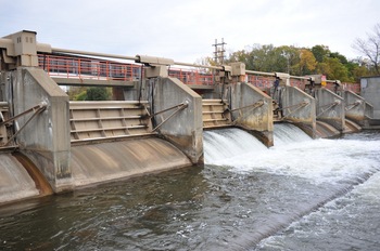 Argo_Dam_Oct_2010_2.jpg