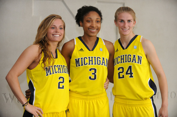 MICHIGAN-WOMEN'S-BASKETBALL.jpg