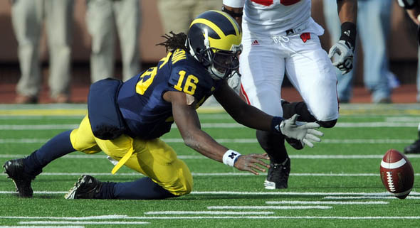 DENARD-ROBINSON-FUMBLE.jpg