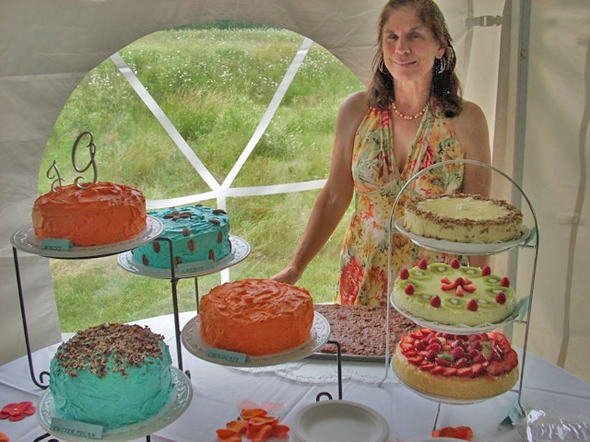 Young_Anne_cakes.jpg