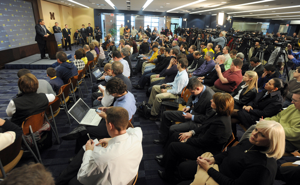 HOKE-PRESS-CONFERENCE-CROWD.jpg