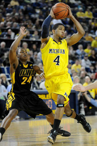 darius morris michigan. Michigan#39;s Darius Morris looks