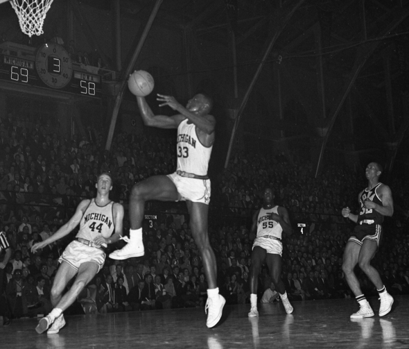 Basketball.1965.Russell.JPG