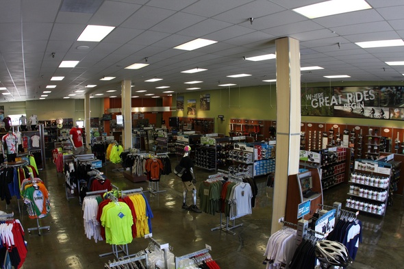 Performance_Bicycle_store_2.jpg