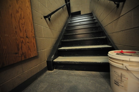 Ann_Arbor_city_hall_basement_stairs_April_2011_.jpg
