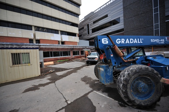 Ann_Arbor_city_hall_police-courts_building_April_2011_4.jpg