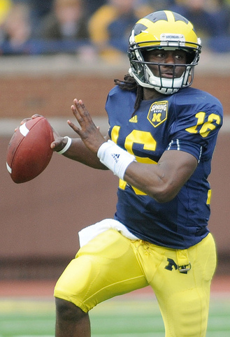 Denard-Robinson-pass-Spring.jpg