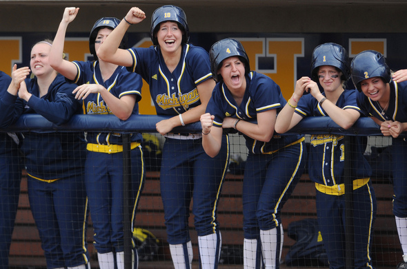 MICHIGAN-SOFTBALL.jpg