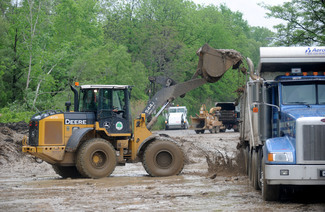 052611-AJC-railroad-collapse-02.JPG