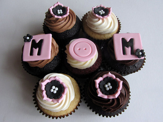 momcupcakesbyclevercupcakes.jpg