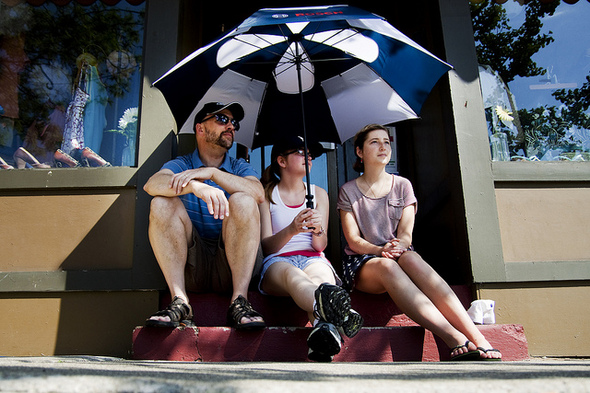 060211_saline_parade_umbrella.jpg