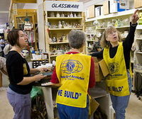 kiwanis-thrift-sale.jpg