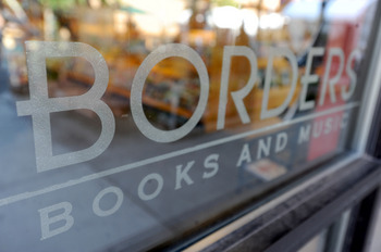 Borders_brand_downtown_store_window.JPG