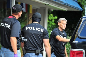 Medical_marijuana_raid_Aug_25_2011_4.jpg