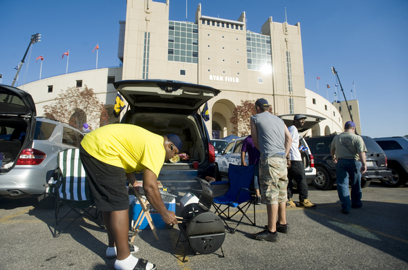 NORTHWESTERN-TAILGATE.jpg